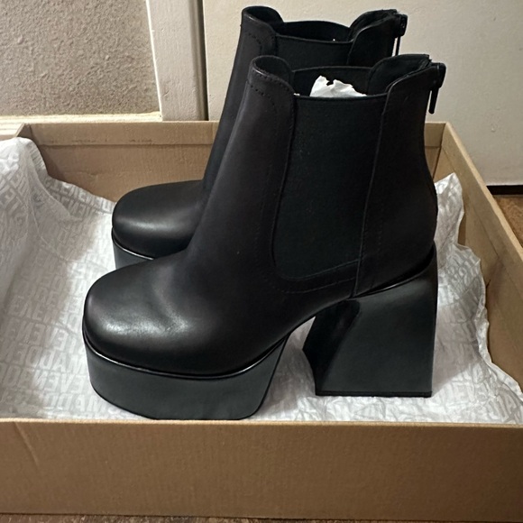 Steve Madden Black Hustle Platform Boot Size Women’s 7.5 - Picture 6 of 10